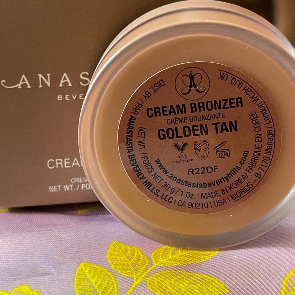 ANASTASIA BEVERLY HILLS Cream Bronzer In Golden Tan - Picture 3 of 10
